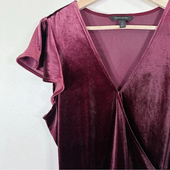 Banana Republic Vneck Velvet  Wrap Top - Picture 4 of 12